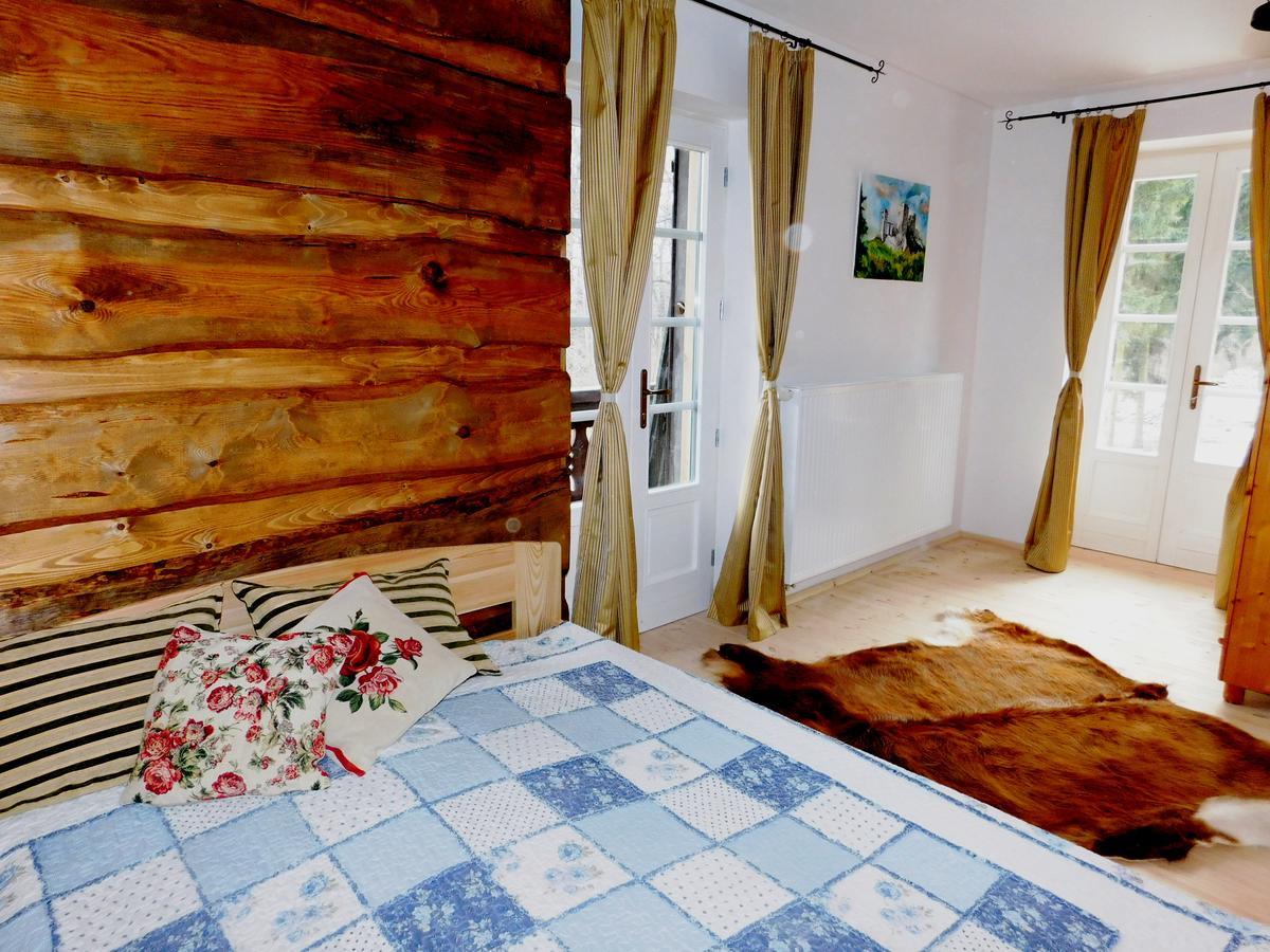 Hubertus Fogado Bed & Breakfast Csesznek Exterior photo