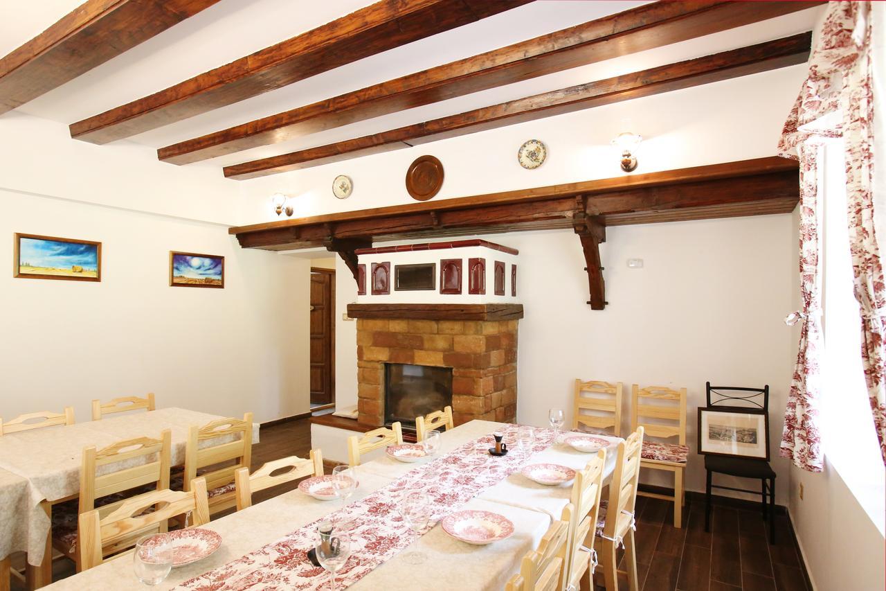 Hubertus Fogado Bed & Breakfast Csesznek Exterior photo