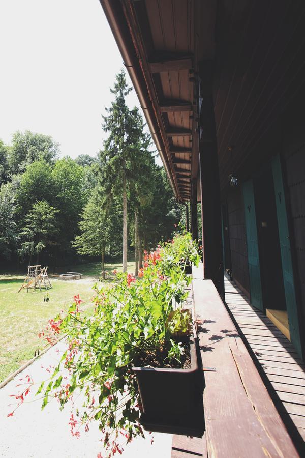 Hubertus Fogado Bed & Breakfast Csesznek Exterior photo