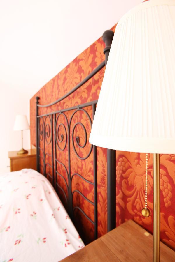 Hubertus Fogado Bed & Breakfast Csesznek Exterior photo